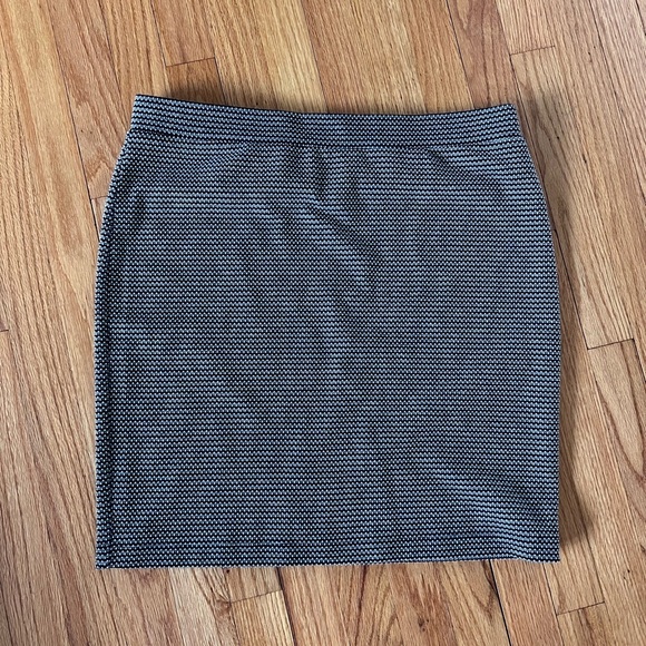 LOFT Dresses & Skirts - Loft outlet skirt